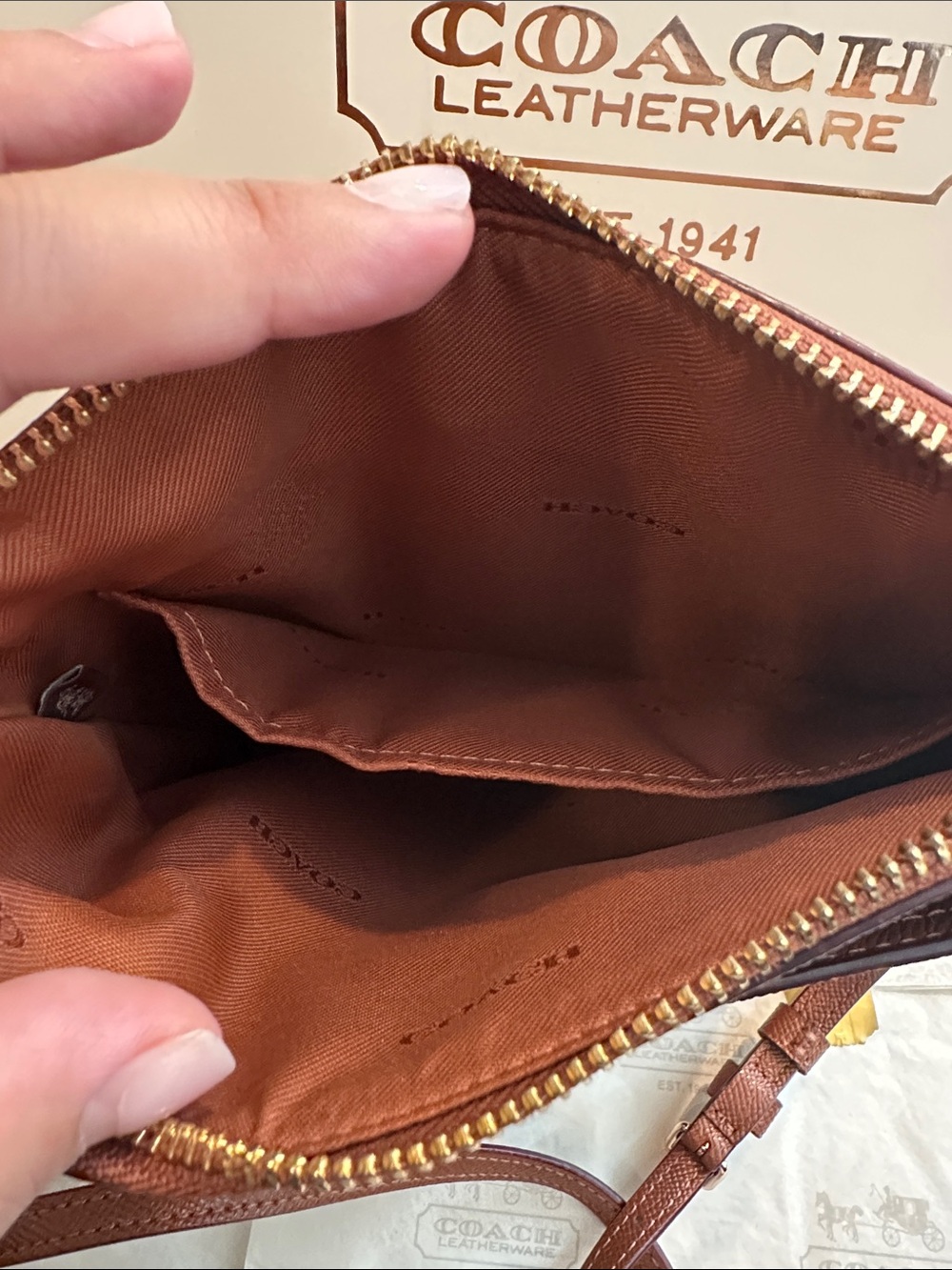 Coach crossbody - Picture 2 of 4